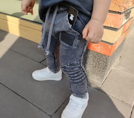 Spodnie Despacito dekatyzowane przeszycia Classic czarne