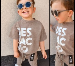 T-shirt dekatyzowany z logo 'despacito' - efekt vintage beż