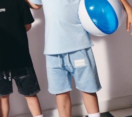 Szorty Dekatyzowane Despacito z kieszenią kangurką blue sky