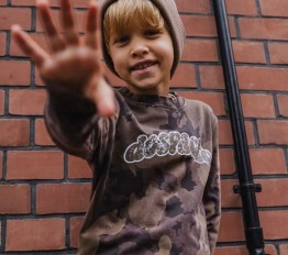 Bluza Despacito dekatyzowana batik camo brąz