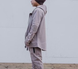 Bluza Despacito bawełniana na zamek latte